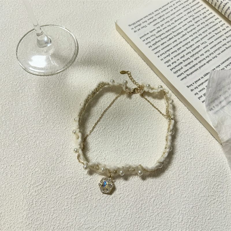 Rhinestone Alloy Yarn Choker Layered