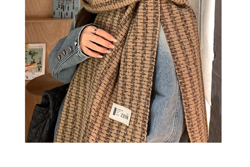 Scarf Tasseled Applique Label Patterned