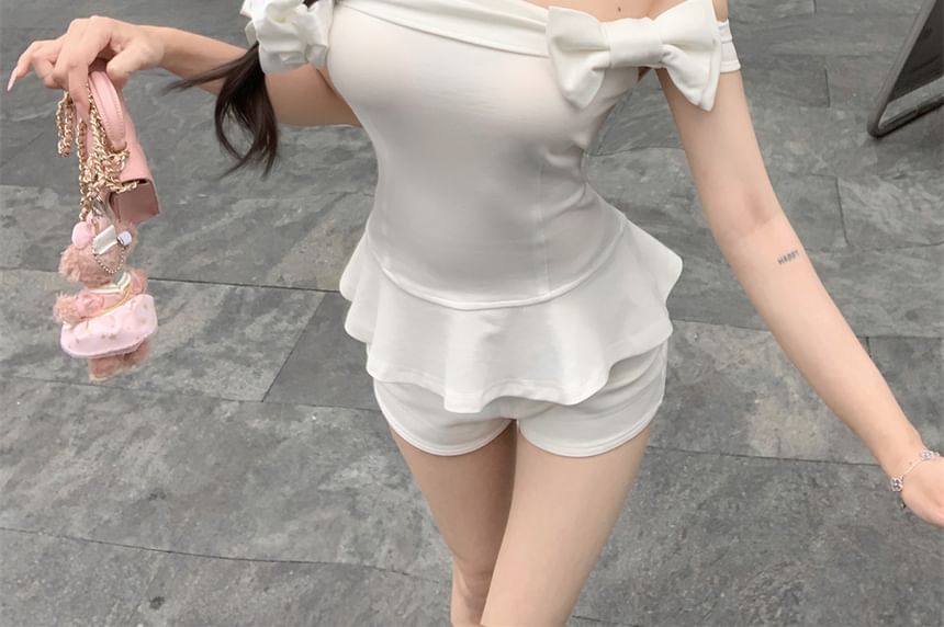 Plain Bow Accent Hem Ruffle Off-Shoulder T-Shirt Crop