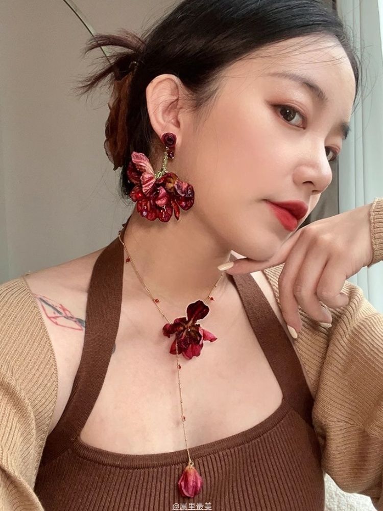 Petal Alloy Necklace Lariat