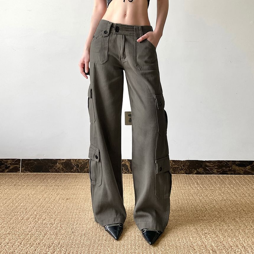 Low Waist Plain Pocket Straight-Fit Wide-Leg Cargo Pants