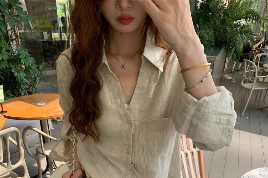 V-Neck Collared Button-Up Blouse, Long Sleeves, Solid Color, Elegant Fit