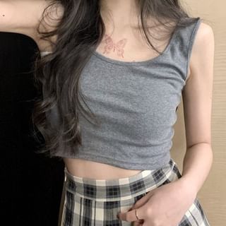 Plain Scoop-Neck Cropped Tank Top