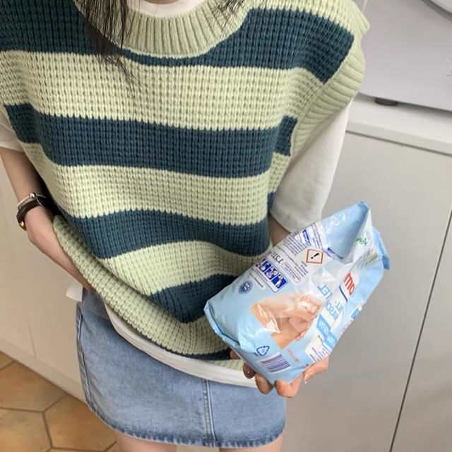 Striped Sleeveless Vest Round Neck Knit