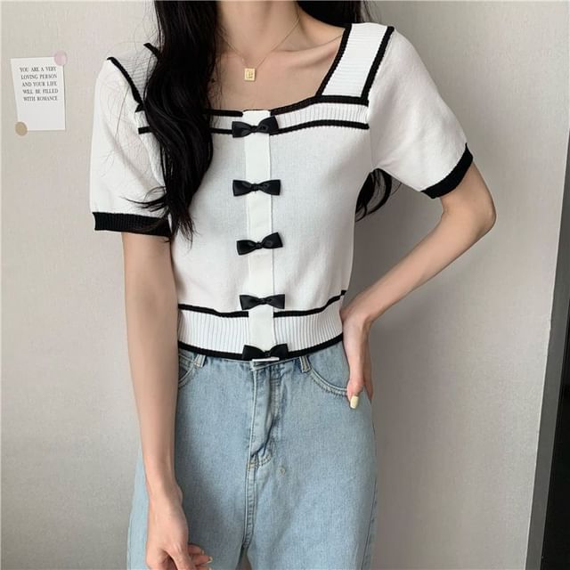 Square Top Short-Sleeve Neck Knit Bow