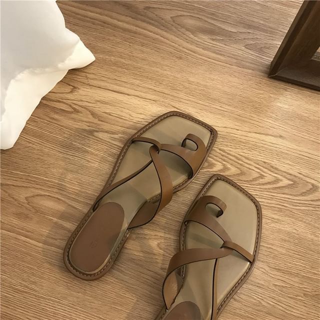 Loop Flats Toe