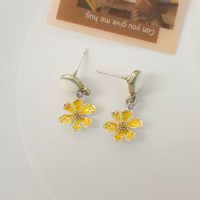 Earring On Drop / Clip Flower