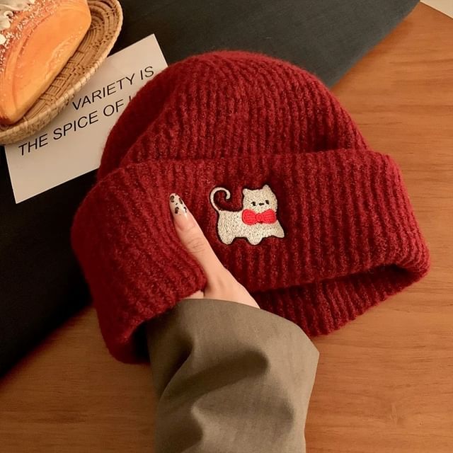 Beanie Cat Embroidered Knit