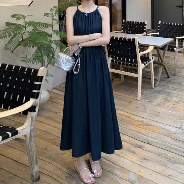 Sleeveless Crewneck Plain Maxi A-Line Dress
