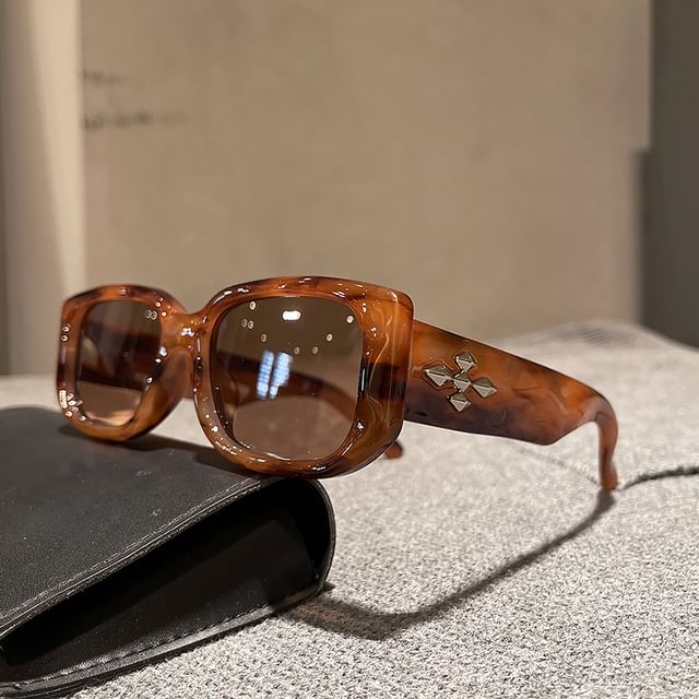 Sunglasses Square Cross Frame Accent