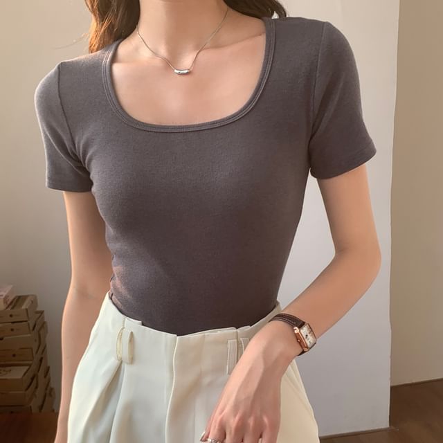 Sleeve Neck Tee Short Plain Scoop