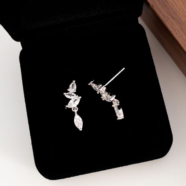 Drop Clip-On Earring / Rhinestone
