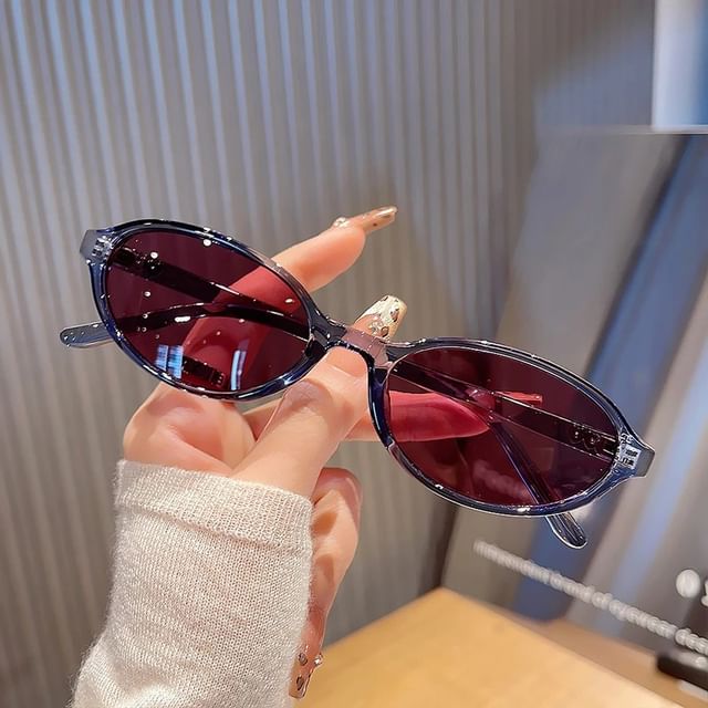 Oval / Frame Set Sunglasses Plastic Case Pouch Cleaning Cloth