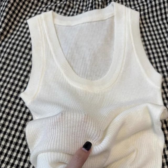 Plain Top Tank Neck Scoop Knit