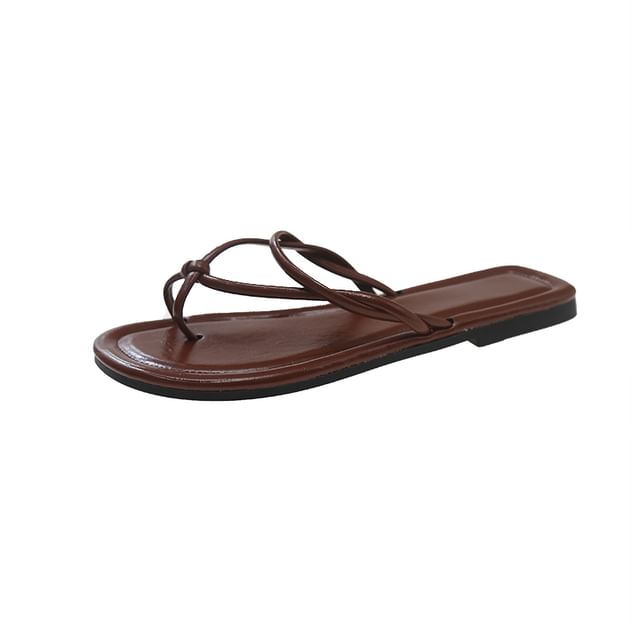 Strappy Flip-Flops Knot
