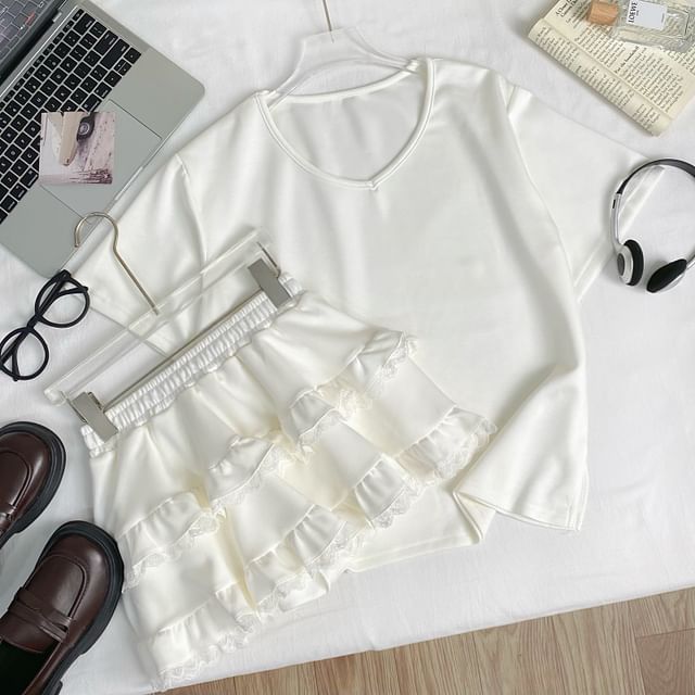 Short-Sleeve V-Neck Slit Tee & Elastic Waist Lace Trim Tiered Mini Skirt