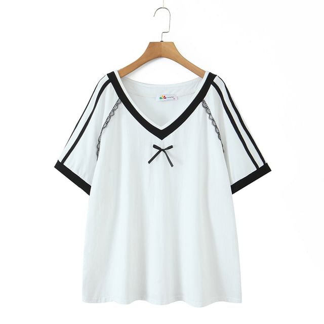 Plain Lace-Trimmed V-Neck Short-Sleeved T-Shirt