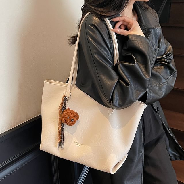 Charm With Leather Tote Plain Faux Bag