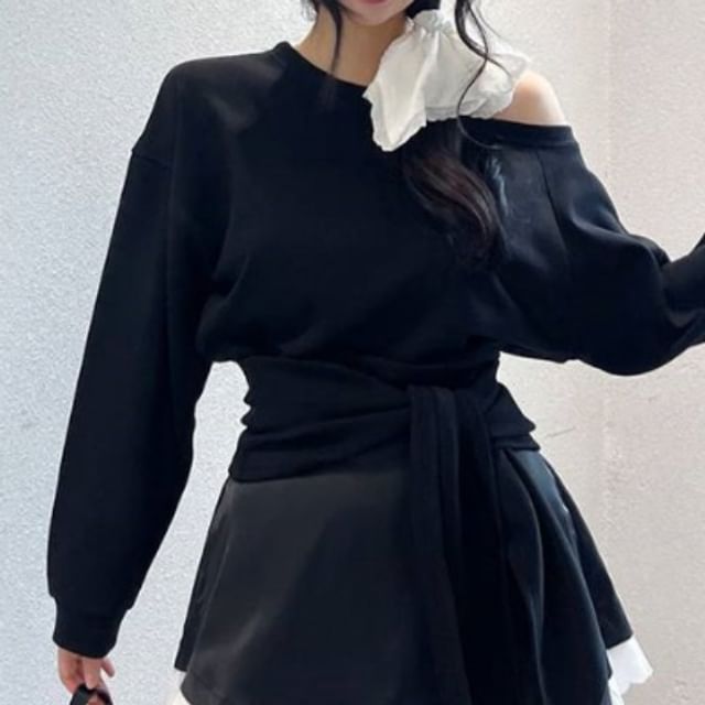 Boat Neck Knot Pullover & High Waist Lace Trim Mini Skirt