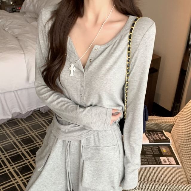 Long-Sleeve Henley Plain T-Shirt / Drawstring Waist Wide Leg Cargo Sweatpants