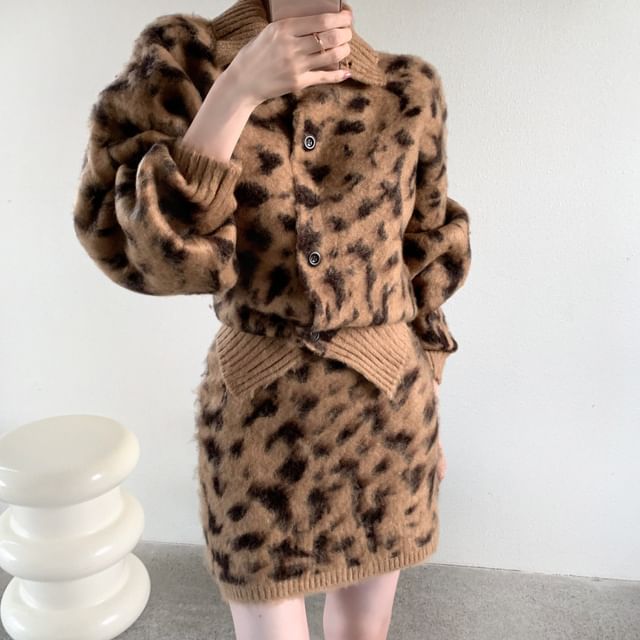 Set: Collar Leopard Print Cardigan + High Rise Mini Pencil Knit Skirt
