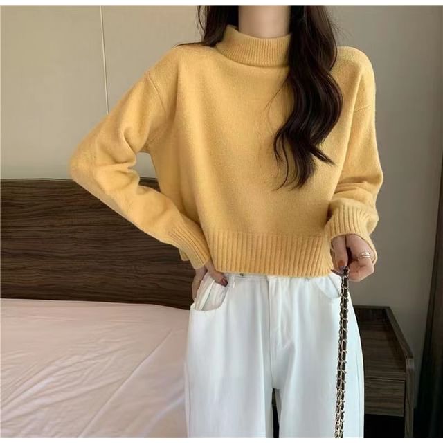 Mock Neck Crop Sweater with Drop Shoulder and Plain Design