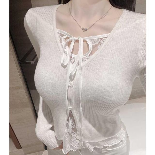 Mock Two-Piece V-Neck Lace Panel Ribbed Slim Crop Top