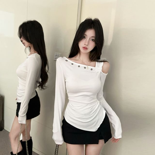 Asymmetric Cold-Shoulder Cropped Tee with Extended Sleeves
