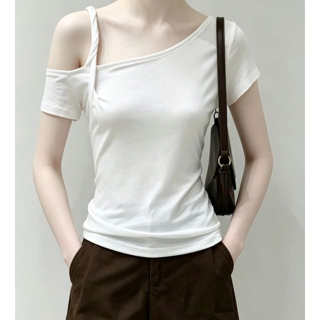 Twisted Strap Cold-Shoulder Slim Tee