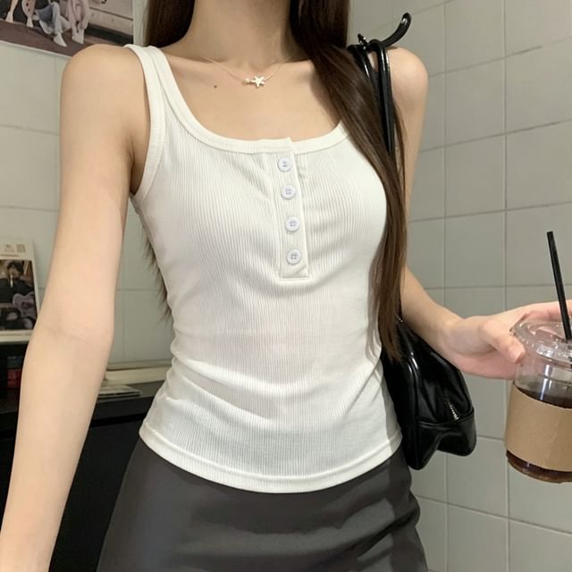 Scoop Neck Slim Fit Tank Top
