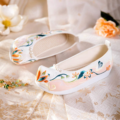 Sweet Retro Pearl Decor Floral Embroidery Shoes