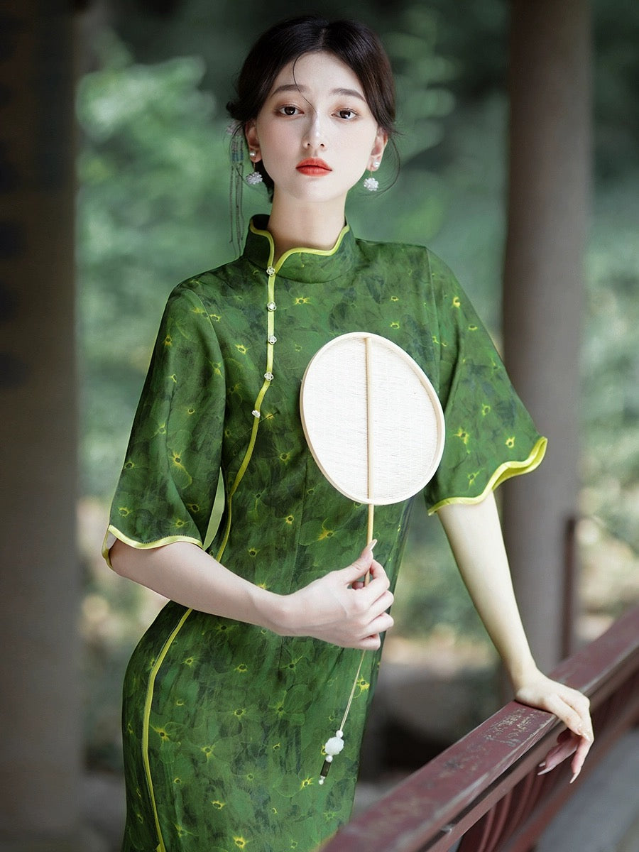 Elegant Green Cheongsam Dress