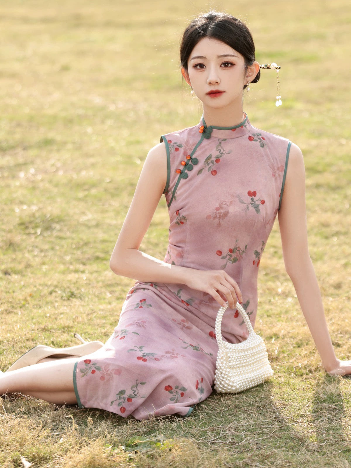 Cherry Blossom Sleeveless Long Cheongsam