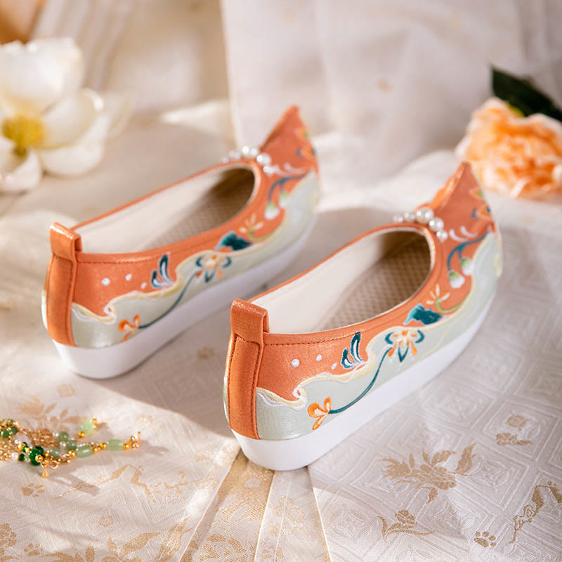 Sweet Retro Pearl Decor Floral Embroidery Shoes