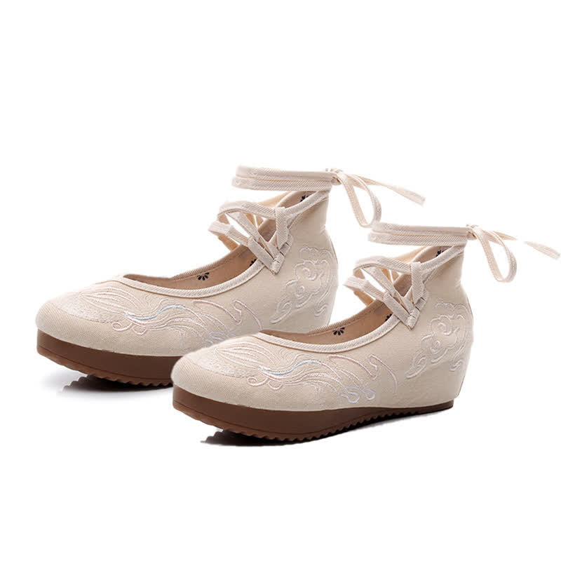 Elegant Cloud Embroidery Canvas Flats Shoes