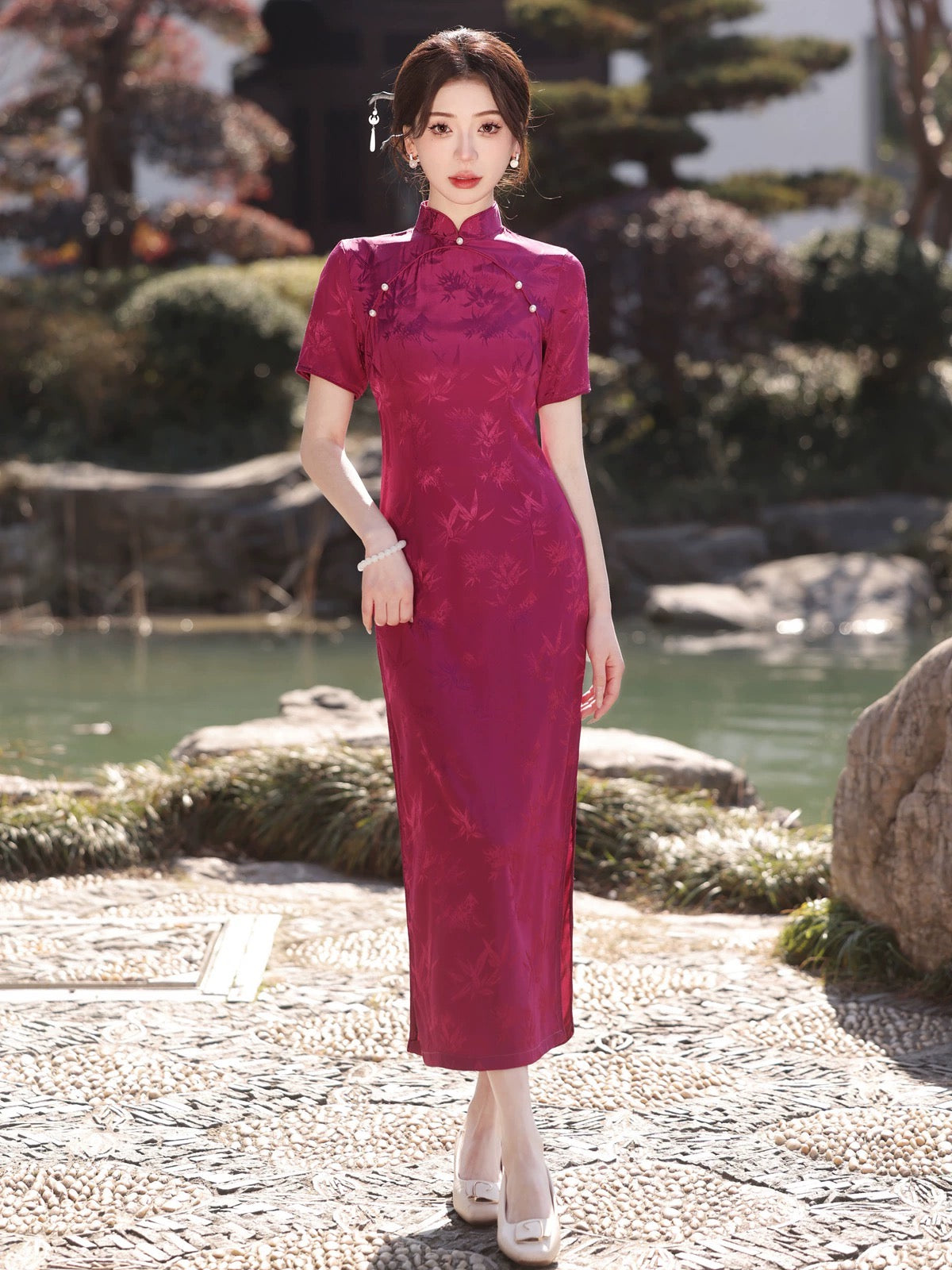 Rose Red Embodies Cheongsam