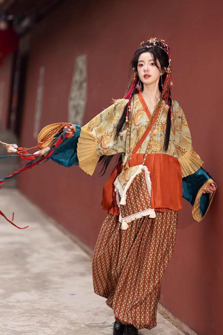 Classic Hanfu Set with Embroidered Ruffles
