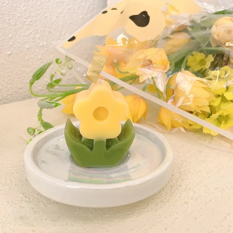 Cute Korean Flower Shaped Scented Candle LIN115
