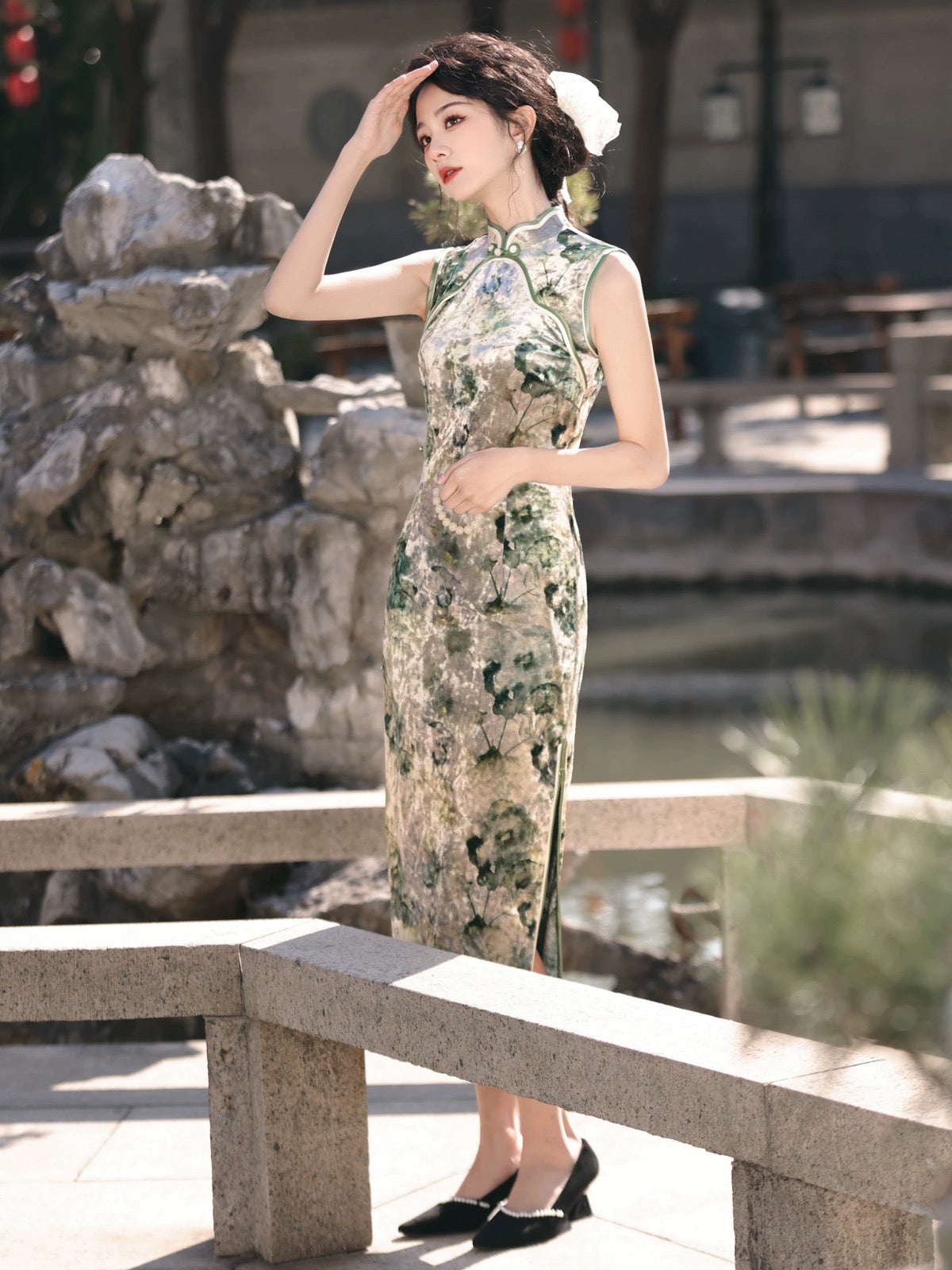 Elegant Forest Sleeveless Long Cheongsam