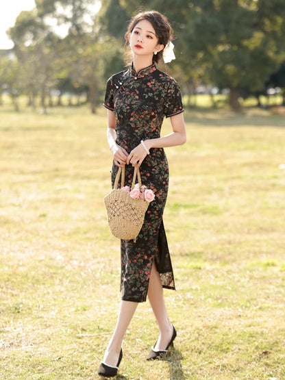 Rose Bloom Black Cheongsam