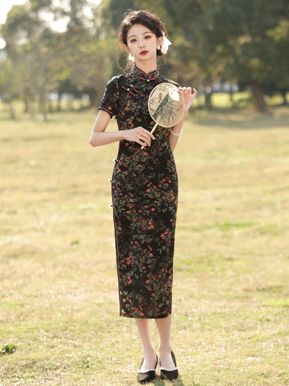 Rose Bloom Black Cheongsam