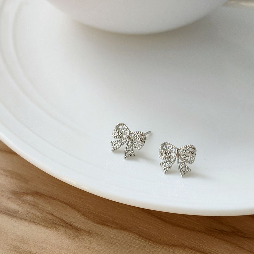 Sterling Silver Ribbon Stud Earring