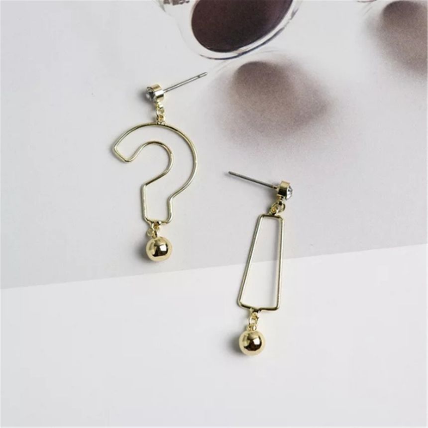 Question & Exclamation Mark Asymmetrical Dangle Earring Egirldoll