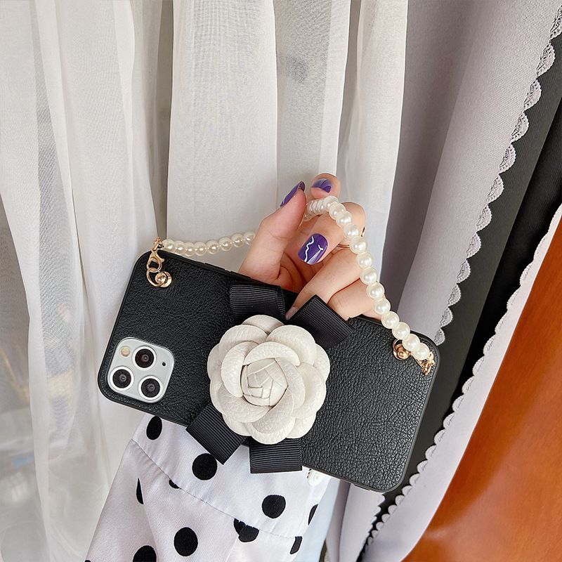 Flower Faux Pearl Chain Phone Case