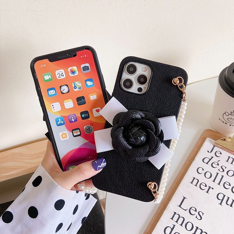 Flower Faux Pearl Chain Phone Case