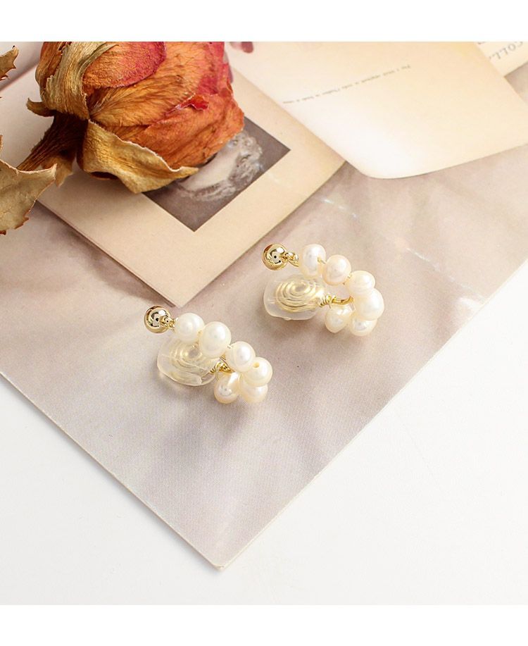 Clip-On Pearl Drop / Earring Faux