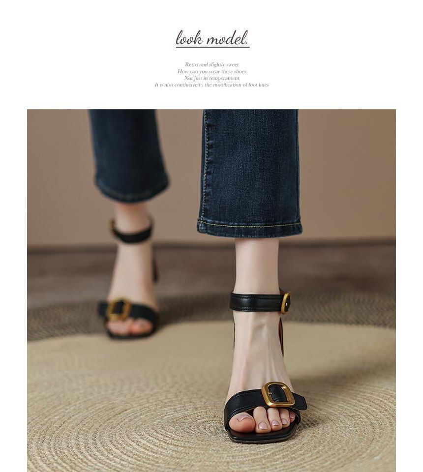 Round Sandals Buckled Heel