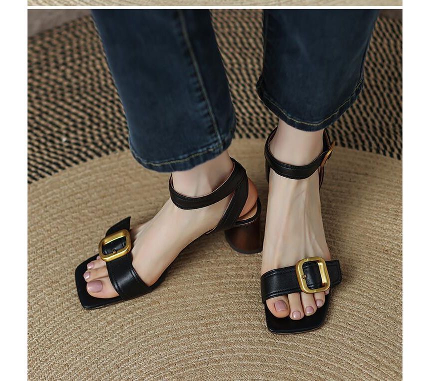 Round Sandals Buckled Heel