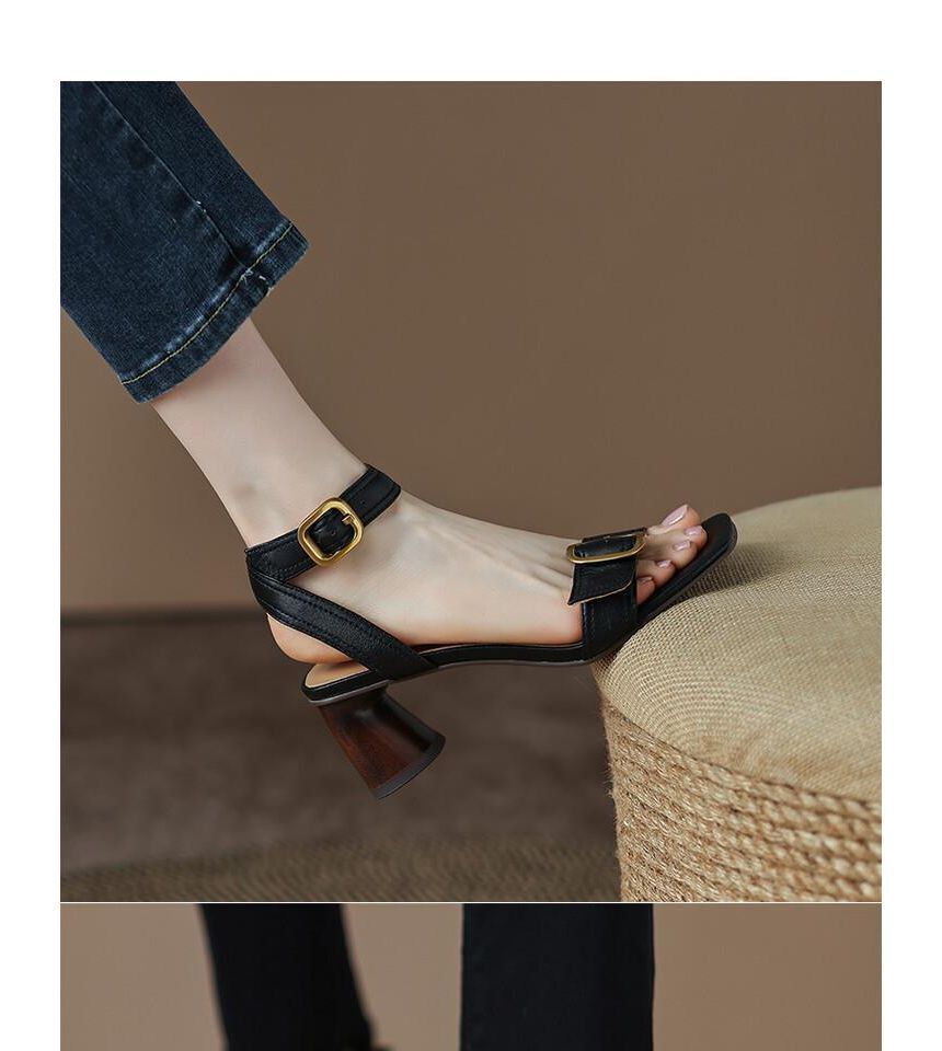 Round Sandals Buckled Heel
