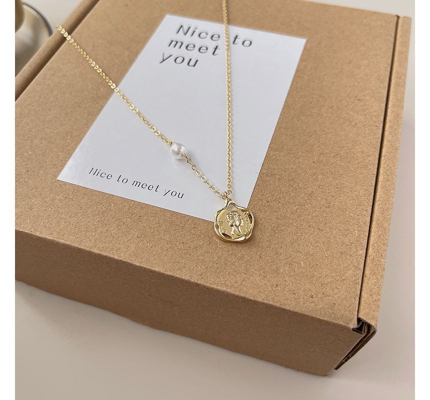 Pearl Faux Floral Necklace